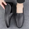 Casual Shoes Men skórzana moda 2024 Mesy Mokorsyny Mokasyny Oddychające Slip na drodze Plus Size 38-47