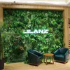 40x60 cm 3d Grüne Künstliche Pflanzen Wand Panel Plastik Plastik im Freien Teppichdekoration Hochzeit Kulisse Party Gartengras -Blumenwand 240328