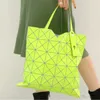 Tasarımcı Çantalar Kadınlar Gezeri Satış Parlak Gri Yaşam Zamanı Grid Kadınlar Orijinal Alt Fabrika Yüz Altı Çanta Moda Banliyö Mart Geometrik El Tote