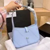 Hoge kwaliteit designer tas Dames Onderarmtas handtas Gouden labellogo metalen sluiting Openen en sluiten ontwerp Alligator reliëf bloemen Koe lederen schoudertas