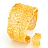 Armreifen Nahe Osten Armband für Frauen 24.000 Goldfarbe breite afrikanische OL -Indien -Armreifen mit Ring Dubai Braut Hochzeit Bankett Geschenke