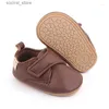 First Walkers First Walkers 2023 Baby Shoes Girl Boy Pu Leather Rubber Soft-Sole Non-Slip Hook Loop Infant Toddler Moccasins 0-18 månad L240402