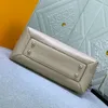 Oyulmuş yastık torbası tasarımcı omuz çantası oymalı inek derisi çiçek tasarımcı kadın çanta yüksek kaliteli deri lüks çanta zinciri çanta crossbody çanta moda cüzdanları