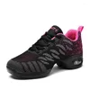 Scarpe casual da donna in mesh traspirante danza quadrata jazz ragazze sneakers con fondo morbido rosso nero