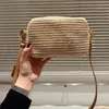 Designers Super Beautiful Straw Woven Camera Bag Ny Popular Messenger Bag Single Shoulder Bag Casual och mångsidig lätt och praktisk storlek 20*12 cm