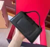 2024 mini telefonpåsar designer väska kvinna handväska vanlig crossbody väska en axel totes små söta flera färger topp