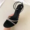 Ny 105 cm ankelband Kristallsandaler Summer Womens Shoes Sandal Black Pink Satin Luxury Designer Foot Ring High Heeled SMRIL BAND FACTORY FABROAR