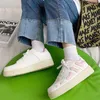 Scarpe casual semplici e versatili rosa piccole bianche 2024 moda resistenza all'usura antiscivolo primavera autunno cricket da donna