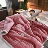 MANUDAS 2024 Llegada Coral Fleece Spring Puntada caliente Plaid para la cama 3 Capas Edredones de calor Mantas Flanela suave espesada? Colcha