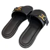 Slippers klassieke dames designerschoenen metalen gesp strandschoenen lederen sandalen open teen outdoorschoenen zomer outdoor slippers letter merk platte hak