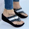 Sandálias de designer de luxo chinelos verão moda meninas fivela de metal sapatos de praia mulheres casuais sapatos de plataforma impressa cor sólida ao ar livre flip-flops