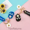 Internet Celebrity Nieuwe DIY Little Daisy Doll Slippers Chrysanthemum Keychain Trendy merkschoenen paar sleutelhanger tas hanger