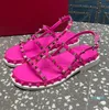 Sandalias para mujeres Material de metal de verano Sandalias de cuero cómodas zapatos femeninos