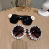 European and American Diamond-encrusted Pearl Sunglasses Sunglasses Women's Daisy Flower Beach Glasses Men's and Women's Street Photographer Holiday Glasses Accessories