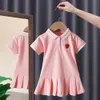 女の赤ちゃんの夏のドレスピンクかわいいエレガントなプリンセスドレスポロスタイルの誕生日パーティー服1-6歳240402