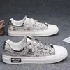 NOWOŚĆ NOWOŚĆ NOWOŚĆ MĘŻCZYZNY Casual Buty Crocodile Fretwork Minds Men Low Tops Spring Summer Flat Buty fajne trampki wolne 44