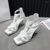 Sandaler 2024 Summer Hollow Back Zipper Slim Heel Trendy and Fashionable Anti Slip High Open Toe For Women