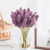 Dekorativa blommor 2 Bunches Livselike Faux Lavender Artificial Outdoor Plants Decorations Diy Table Centerpieces Plastic Wedding Layout Fake