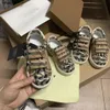 Eerste schoenen Luxe babyschoentjes Geruit canvas kindersneakers Maat 26-35 Inclusief dozen Designer Gespriem meisjes jongensschoenen Jan20 L240402