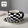 Mugs Handmålade checkerboard kaffekopp och underglasyr keramisk personlig tepå