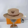 Cappelli a bordo larghi cappello di design del secchio Female P Lettera di famiglia Triangle Summer Flat Top Shade Beach Knitted Fashion Sun 35KW