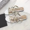 Desinger Sandaler Luxury Women Flat Slippers Nitets Peep-Toe Shoes Black Sandals Casual Flat Slippers Flip Flops 35-44 med dammväskor