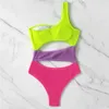 Swimwear féminin Sexy One épaule Piece de maillot de bain Femme 2024 Coupez monokini Bathinging Fssue nage nage