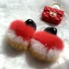 Pantoffels van imitatiebont voor meisjes Volledig harig bont Slippers Kind Regenboog Jelly Bags Parelketting Handtas Peuter Kinderen Schattig Bont Schoenen Tasset 240318