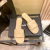 Designer toffel män kvinnor loafer skjutreglage chanelless sandal sommar toppkvalitet platt mule casual sko damer designer sandaler strand pool män glida grossist