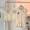 Été famille de cinq manches courtes dessin animé ours polo t-shirt robe maman papa fils fille parent-enfant pull vêtements H2196 240323