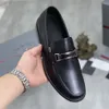 Luksusowe designerskie sukienki Buty Mokasyna swobodne monolit Logo Czarna skóra Zwiększ platformę trampki buty Patent Matte Social Flat Treners Rozmiar 38-45