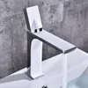 Torneiras de pia do banheiro estilo moderno latão alto cromado misturador da bacia lavatório único punho torneira água fria e at9906h