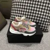 First Walkers New Kids Shoes STERSOSCOPIC BABY SIZE 26-35 بما في ذلك الصناديق التي تتناقض مع الفتيات الجلود الفتيات الفتيات JULS10 L240402