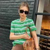 Designer Shenzhen Nanyou High Edition MIU Home Girocollo a righe Casual Verde T-shirt a maniche corte T-shirt da donna in puro cotone a maniche lunghe Top allentato OG2S