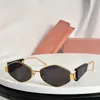 Lunettes de soleil femmes Design mode classiques Mini monture en titane lunettes ovales hommes affaires en plein air lunettes de luxe de haute qualité