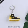 PVC Soft Rubber 3D tredimensionell nyckelkedja Pendant Mini Sneaker Pendant Model smycken Personlig kreativ tecknad hänge