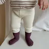 赤ちゃんの秋の縞模様の底部の男の子の女の子の子供コットンカジュアルTシャツの子供リブ付きレギンスインフナットピットストライプファッションパンツ240318