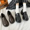 Botas 2022 mocassins de estilo britânico Mulheres plataforma de couro deslize em sapatos casuais sapatos de tacos