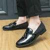Chaussures décontractées luxe hommes or/noir Gentleman mocassins hommes en cuir Original hommes gland à capuche robe de soirée