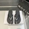 Maison Designer Margiela Slides Flip Flops Summer Sandal MM6 Beach Slide Mens Women Slippers Flat Platform Flateal Shoes Solid Clippers Spinal Slippers