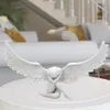 Angel Wing Figurine Modern 3D Embrace Anioł skrzydła rzeźby rzeźby 3D Anioł Wing Statua figurka dziewicza dzieła sztuki dekoracje domowe 240322