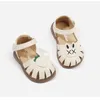 Claladoudou baby sandalen gesloten teen zachte zomerschoenen voor peutermeisjes kleine prinses jurk baby Walkers 240329