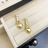 High Edition Original 1to1 Tiffancy Brand Logo Womens Earring Metal Heart Silver Needle Earrings Små utsökt minimalistisk hoop Huggie örhängen för kvinnor