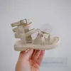 Kinder lieben Herz Nieten Sandalen Sommer Mädchen weichen Boden rutschfeste Strand Prinzessin Schuhe Mode High Top Mädchen römische Sandalen Z7453