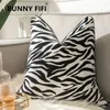 Oreiller motif tigre housse Design haut de gamme léopard floqué velours taie d'oreiller décorative pour salon
