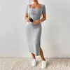 Casual jurken Effen kleur Vierkante halslijn Jurk Elegante hals Midi voor dames Gebreide elastische magere zomerfeesten