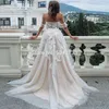 Sexy chérie une ligne robes de mariée sur l'épaule champagne doublure en tulle appliques sans manches