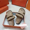 Chypre Sandal Designer Slajd Slajd Kapła plażowa klasyczne płaskie sandały Slajd Slajd Luksusowe letnie dama skóra klapki klapki najwyższej jakości mężczyźni kobiety slajdy rozmiar 35-42