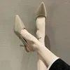 Zapatos de vestir Estilo europeo y americano Tacón fino simple Boca baja alta Extremo puntiagudo Ahuecado Cinturón de viaje trasero Pedicura Delicado