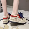 Casual Shoes 2024 Spring Little White For Women's Small Crowd Thick Sole Fashion Trend mångsidiga sport och bräde